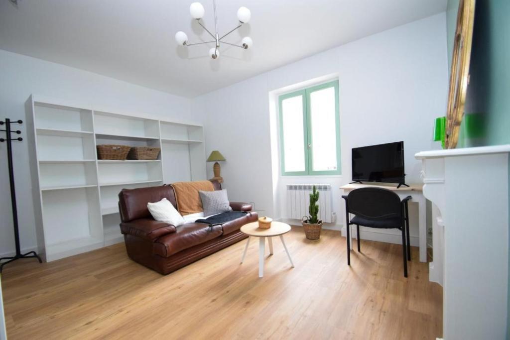 Appartement Entre Plage De L'Ecluse Et Place Du Marche Dinard Bagian luar foto